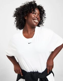 Nike Plus Size Boyfriend T-Shirt Dame
